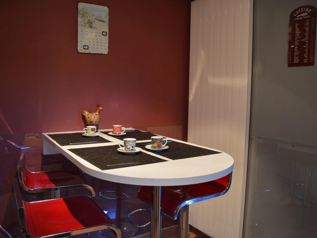 Modern Holiday Home In Stavelot With Fireplace מראה חיצוני תמונה